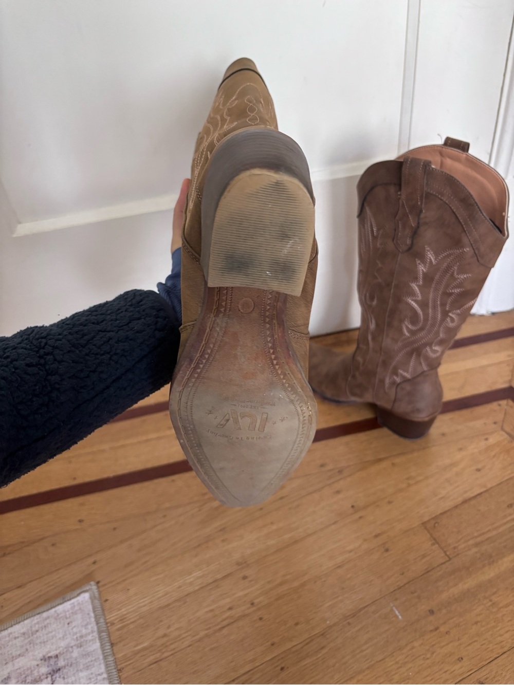 Classic Brown Cowboy Boots - Women - Picture 5 of 5